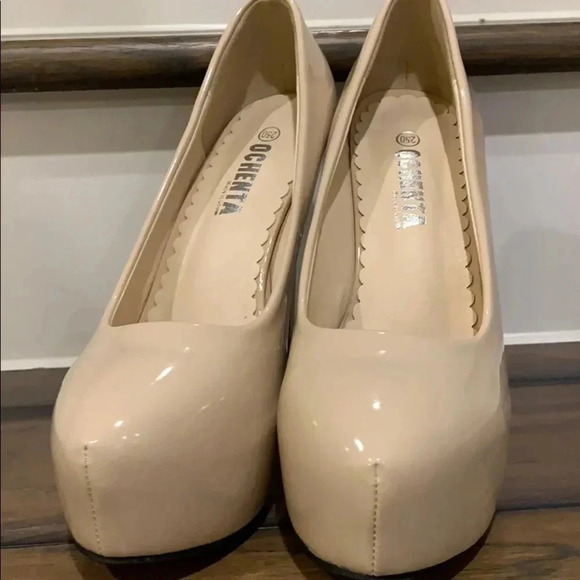 Nude Round Top Platform Pumps - Picture 3 of 6